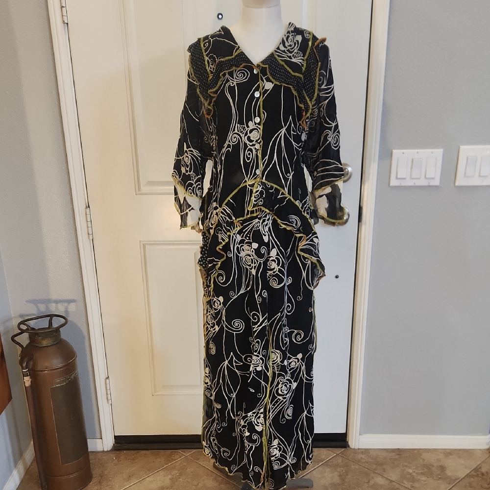 Artsy Vintage NOTHING MATCHES Black and White Patterned two piece set